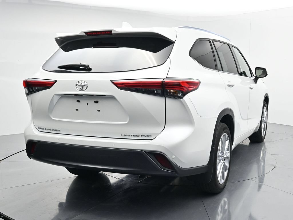 Used 2022 Toyota Highlander Limited AWD/4WD image 6