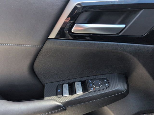 Used 2025 Mitsubishi Outlander SE FWD image 13