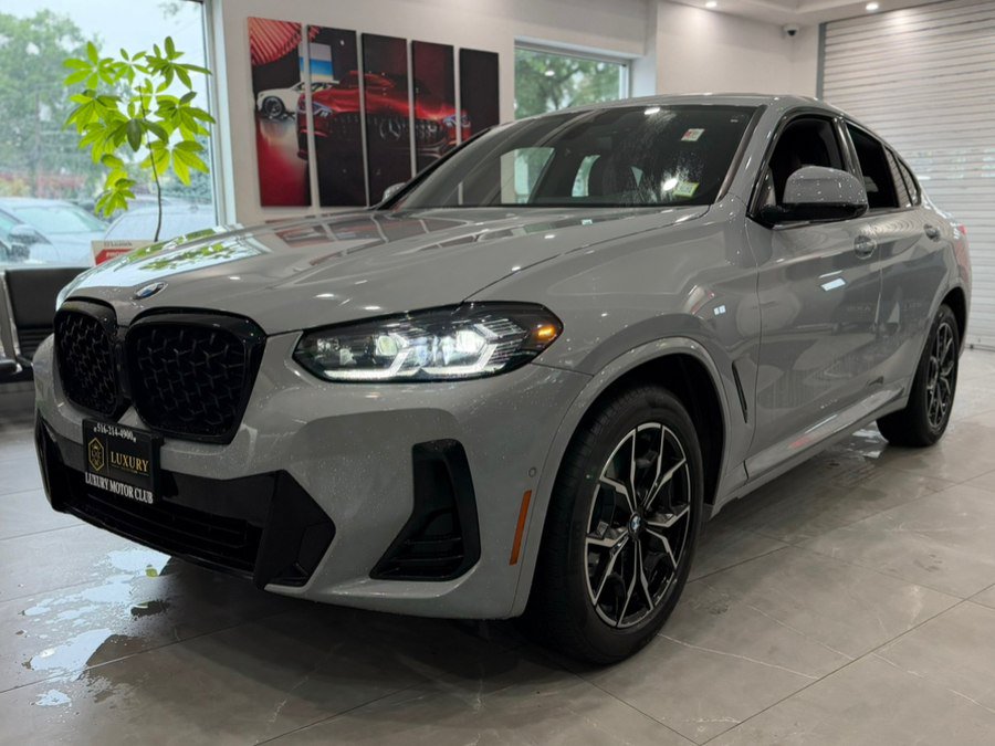 Used 2023 BMW X4 xDrive30i w/ M Sport Package AWD/4WD image 4