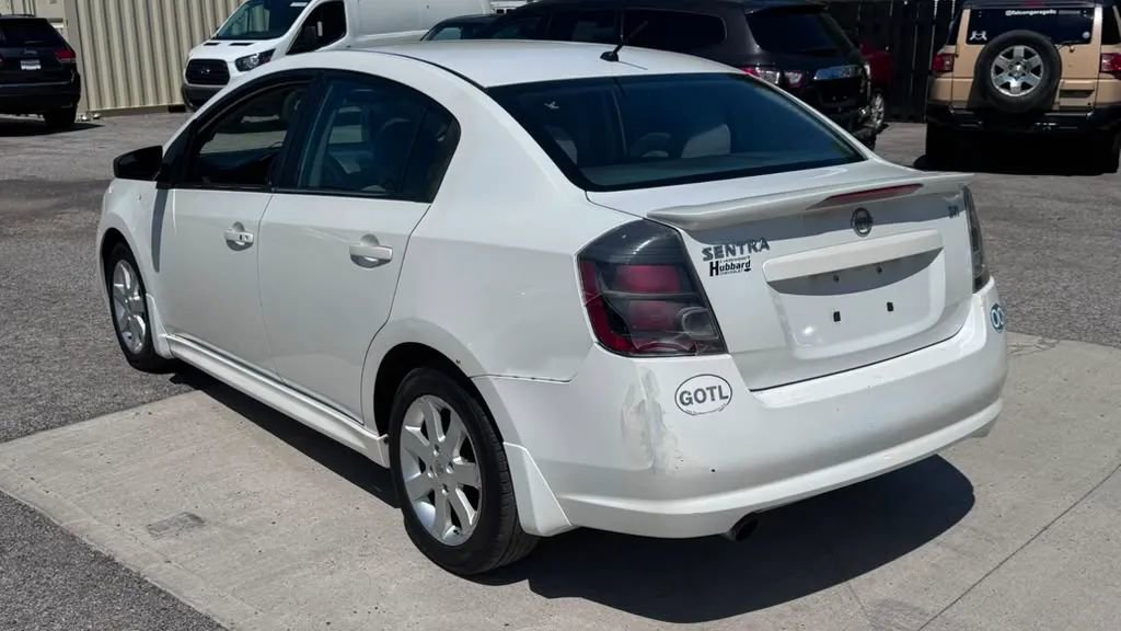 Used 2012 Nissan Sentra 2.0 SR w/ Convenience Pkg FWD image 3