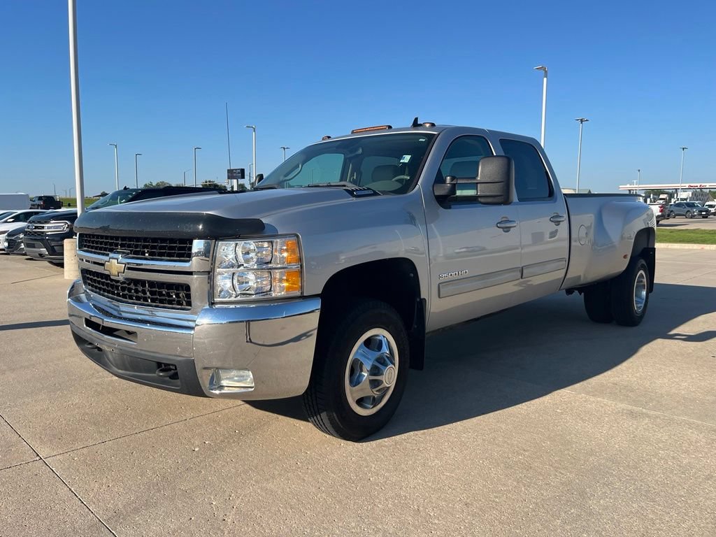 Used 2010 Chevrolet Silverado 3500 LTZ AWD/4WD image 2