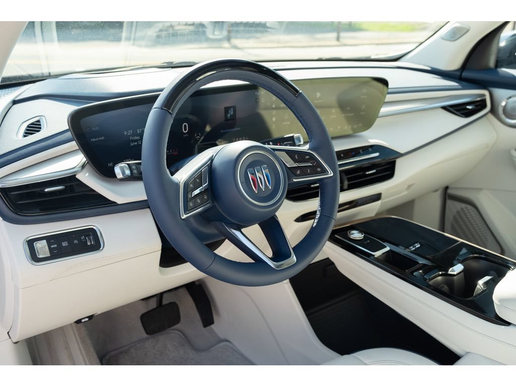 Used 2025 Buick Enclave Avenir w/ Super Cruise Package FWD image 11