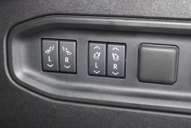 Certified 2026 Cadillac Vistiq Sport w/ LPO, Floor Liner Package AWD/4WD image 36
