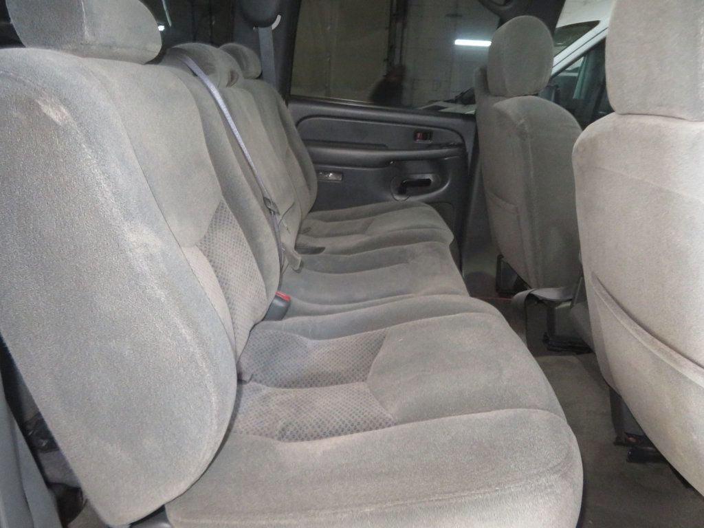 Used 2004 Chevrolet Silverado 2500 LS w/ Skid Plate Package AWD/4WD image 27