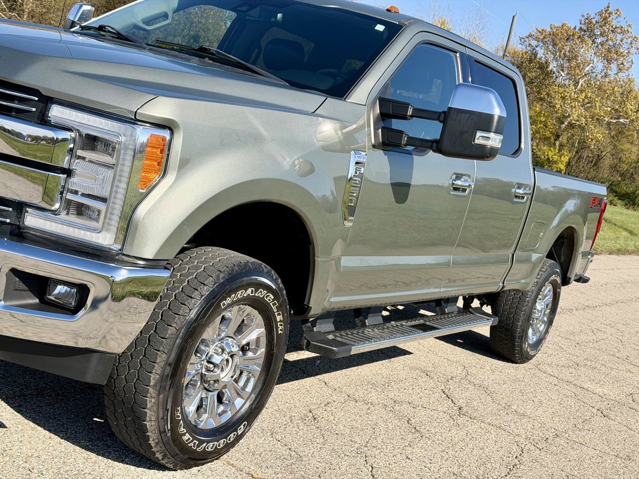 Used 2019 Ford F250 Lariat w/ Lariat Ultimate Package AWD/4WD image 11