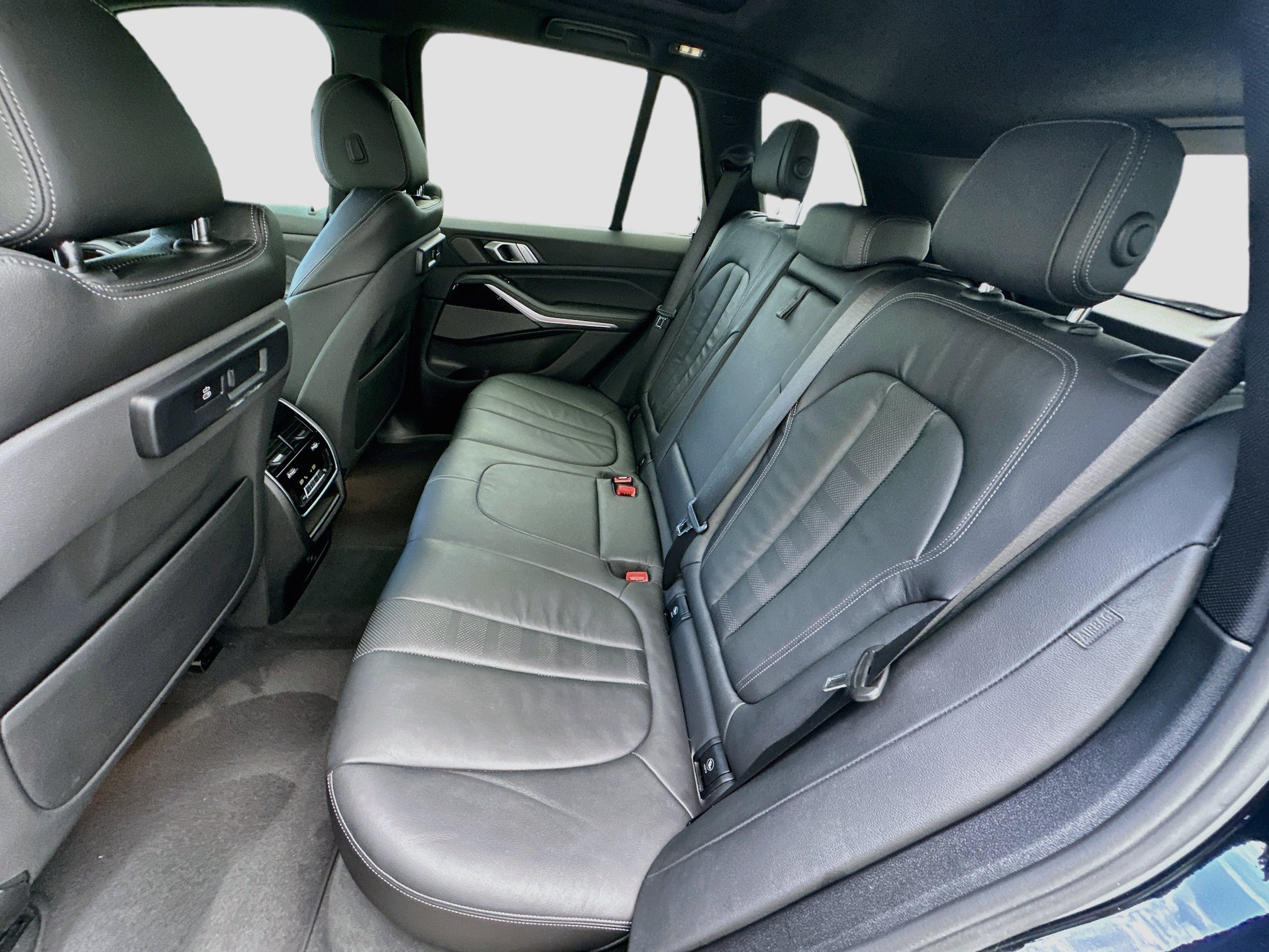 Used 2019 BMW X5 xDrive40i w/ M Sport Package AWD/4WD image 22