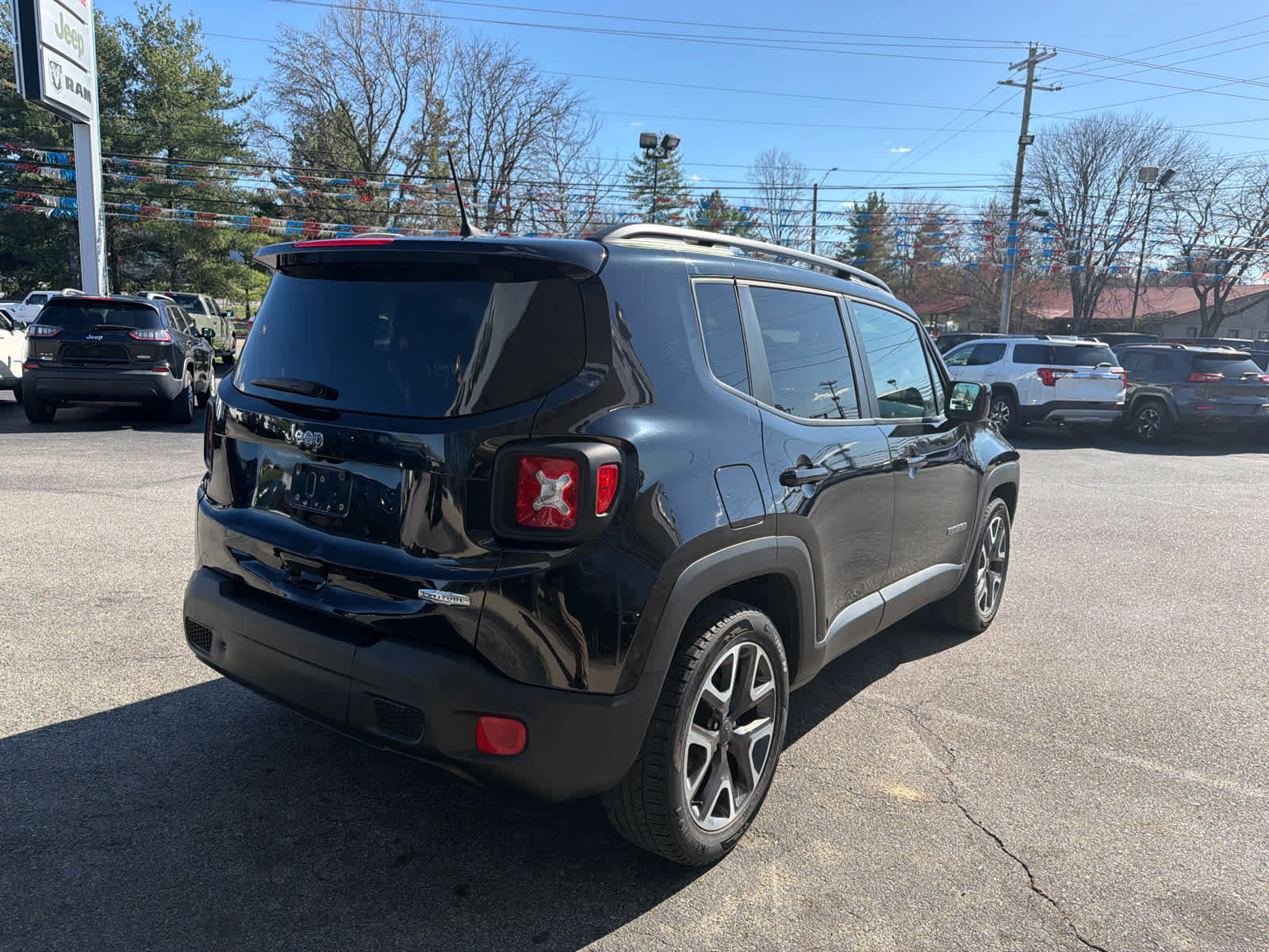 Used 2018 Jeep Renegade Latitude image 8