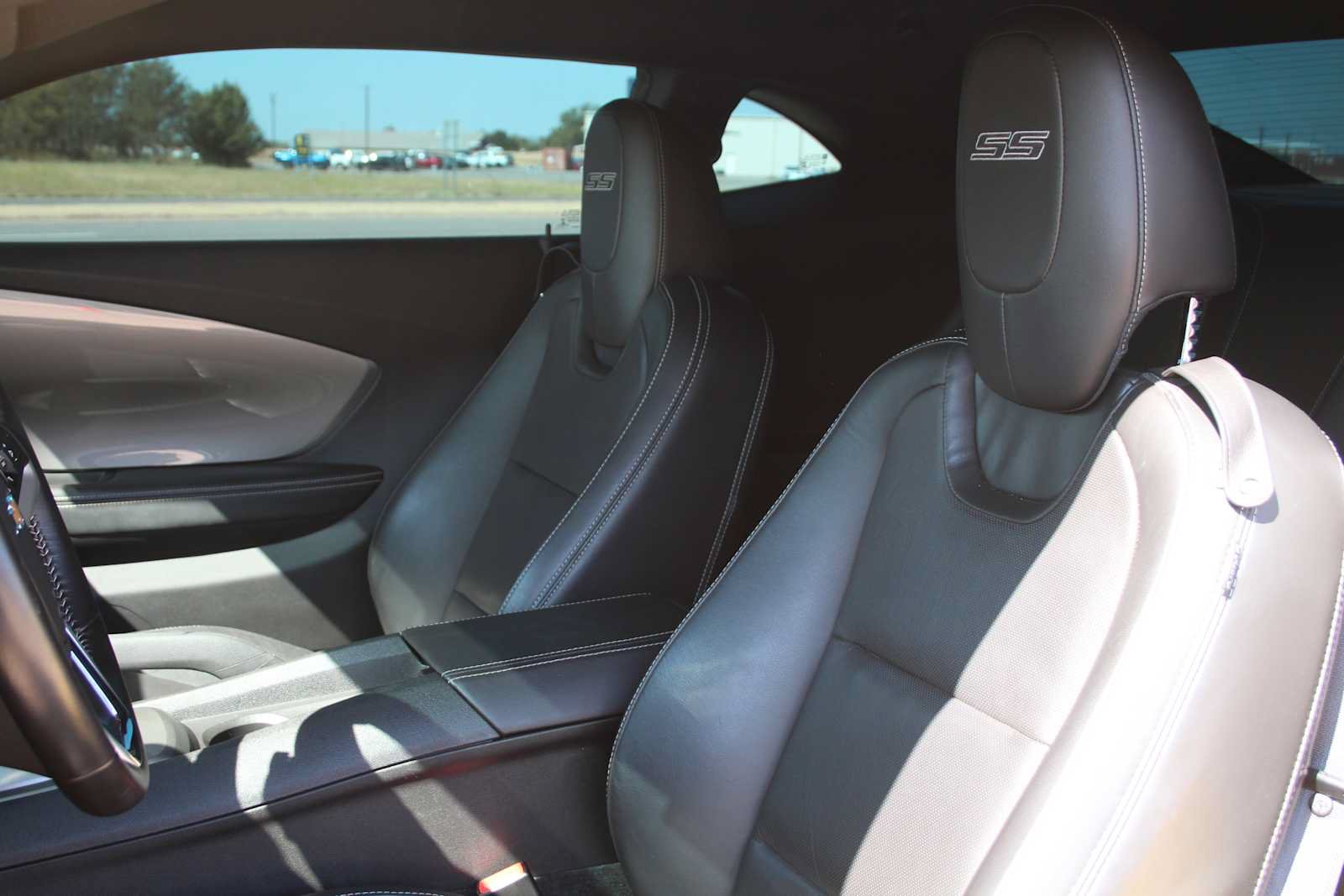 Used 2015 Chevrolet Camaro SS RWD image 23