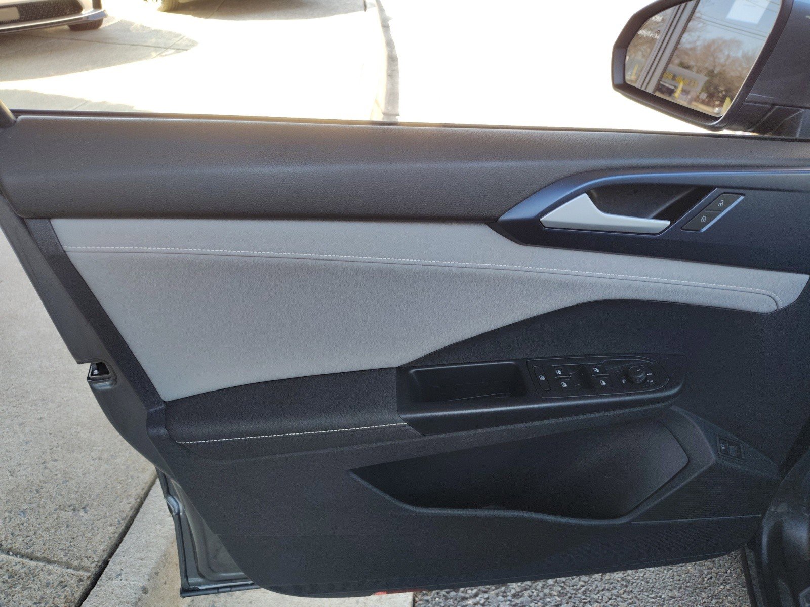 Used 2024 Volkswagen Taos SE w/ Panoramic Sunroof Package image 21