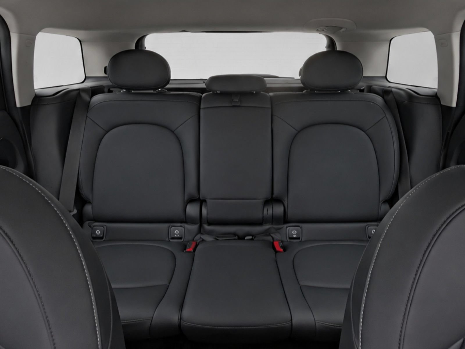 Used 2024 MINI Cooper Countryman S w/ Premium Package FWD image 18