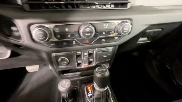 Used 2024 Jeep Wrangler Unlimited w/ Convenience Group AWD/4WD image 29