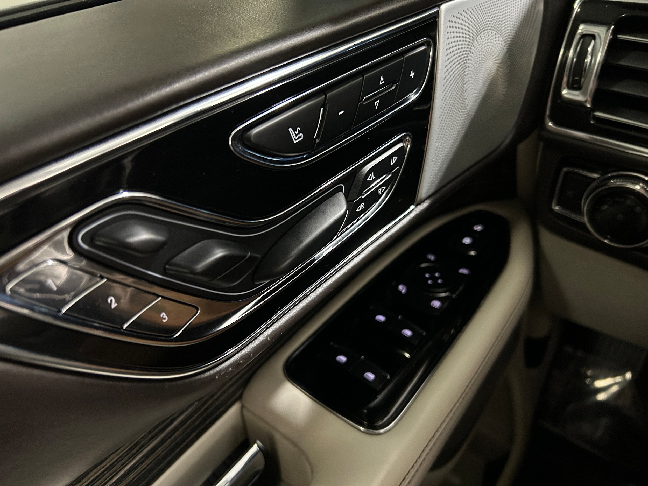 Used 2019 Lincoln Navigator L Black Label AWD/4WD image 25