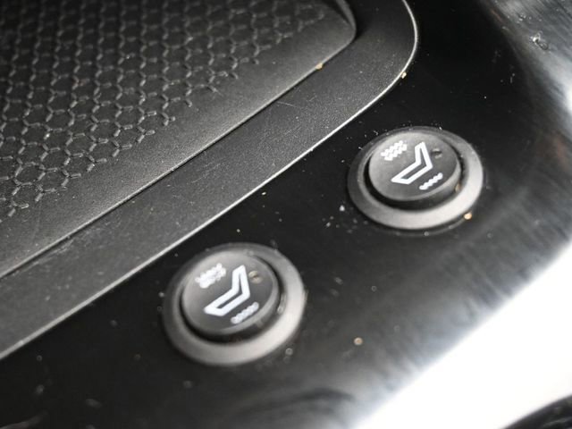 Used 2023 Nissan Rogue SV image 35