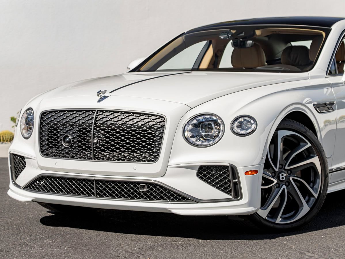 Used 2025 Bentley Flying Spur Plug-In Hybrid AWD/4WD image 8
