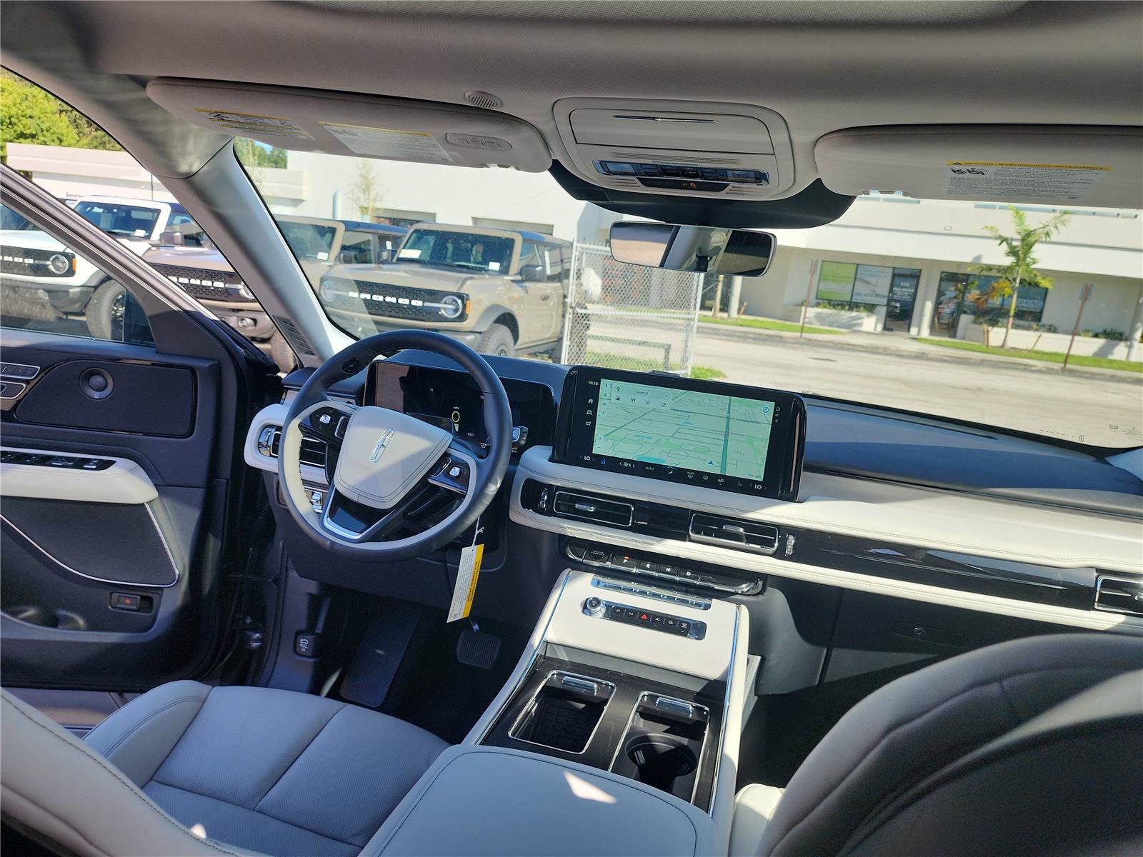 New 2027 Lincoln Aviator Reserve w/ Jet Appearance Package RWD image 28
