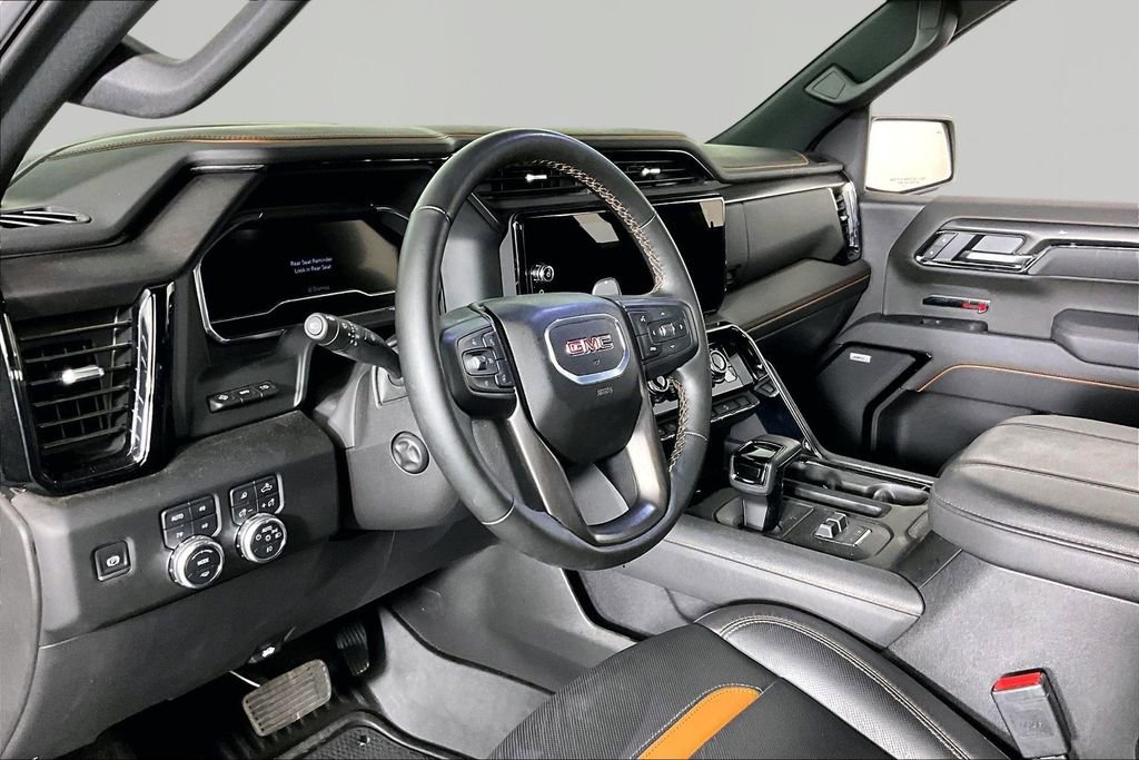 Used 2025 GMC Sierra 1500 AT4 w/ AT4 Premium Package AWD/4WD image 14