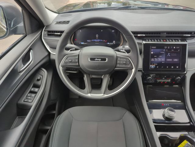 Used 2023 Jeep Grand Cherokee L Laredo w/ Luxury Tech Group I AWD/4WD image 33