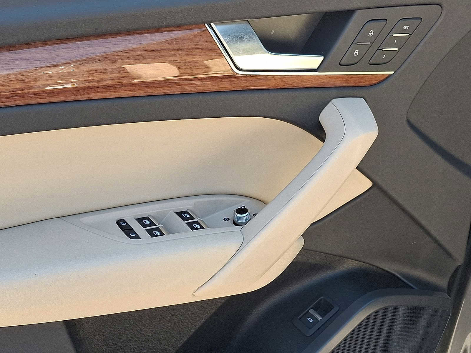 Used 2023 Audi Q5 2.0T Premium w/ Convenience Package image 10