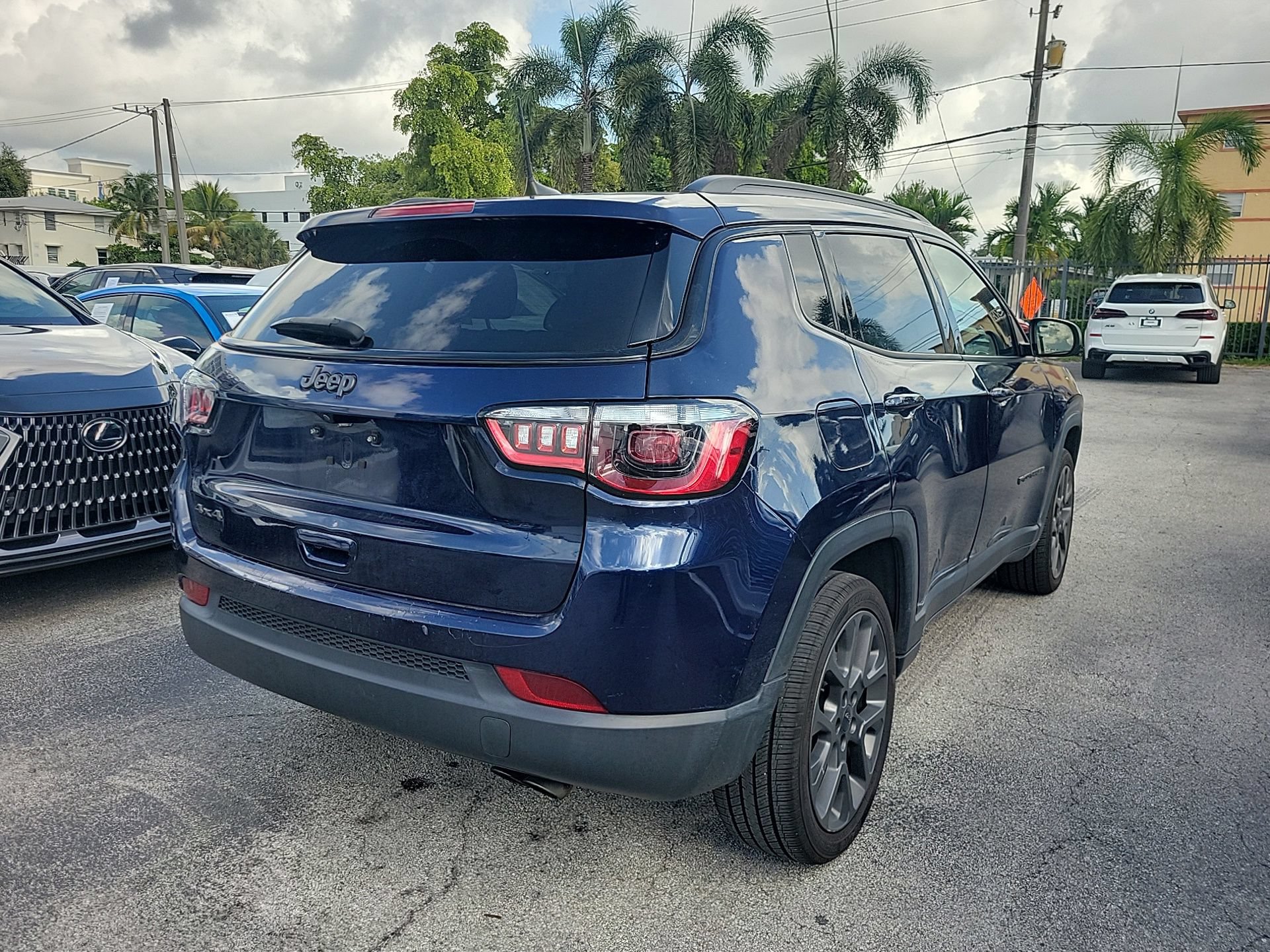 Used 2021 Jeep Compass Latitude w/ Sun and Sound Group AWD/4WD image 9