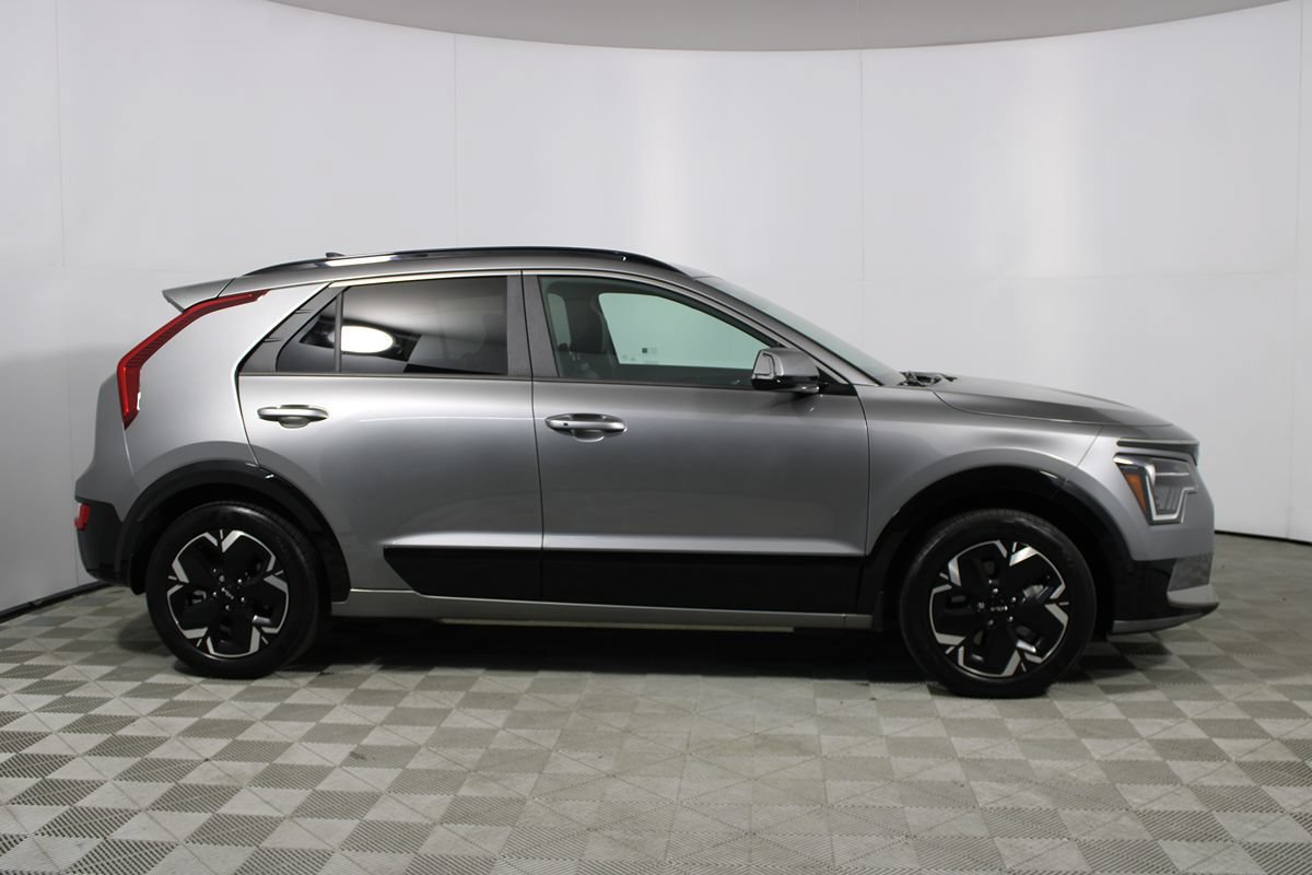Used 2024 Kia Niro Wind FWD image 31
