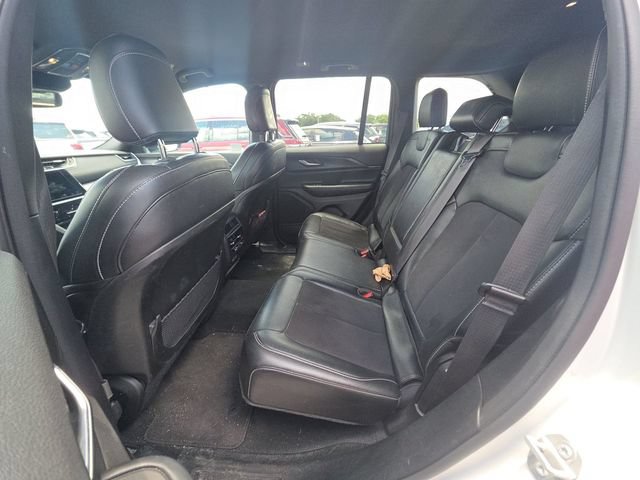 Used 2024 Jeep Grand Cherokee Altitude AWD/4WD image 12