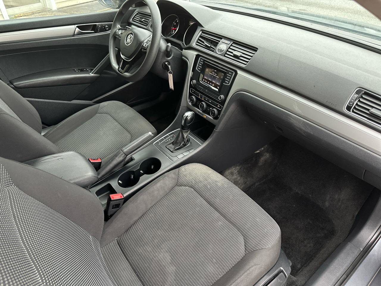 Used 2017 Volkswagen Passat 1.8T S image 18