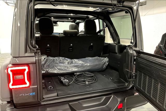 Used 2025 Jeep Wrangler Unlimited Rubicon 4xe w/ Convenience Group image 44