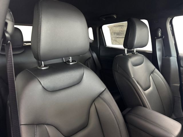 Used 2026 Jeep Compass Limited image 7