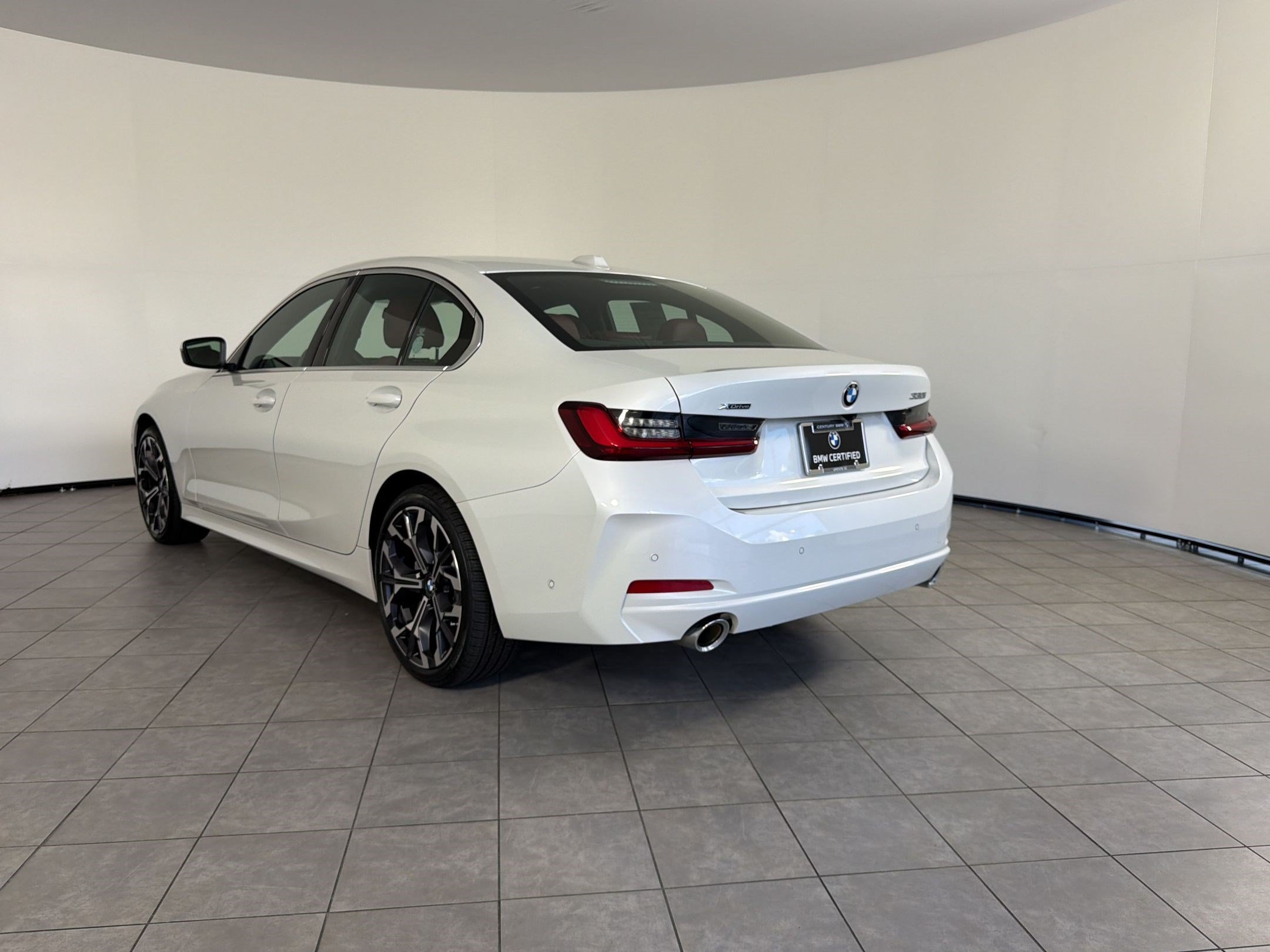 Certified 2026 BMW 330i xDrive Sedan AWD/4WD image 3