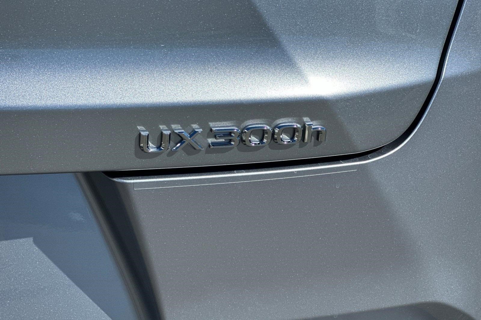 New 2026 Lexus UX 300h FWD image 21