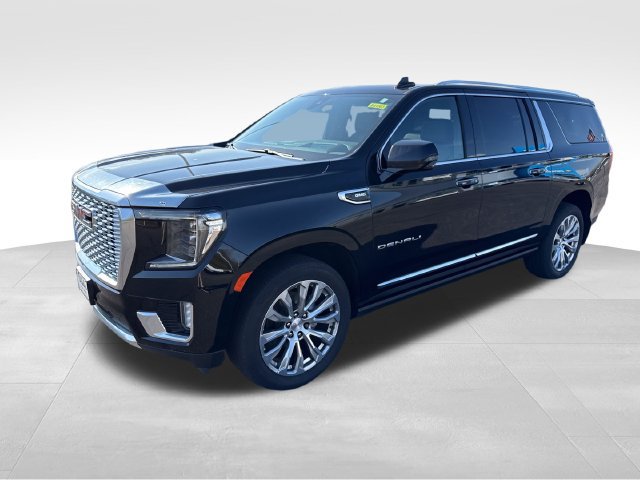 Used 2022 GMC Yukon XL Denali w/ Denali Premium Package AWD/4WD image 1