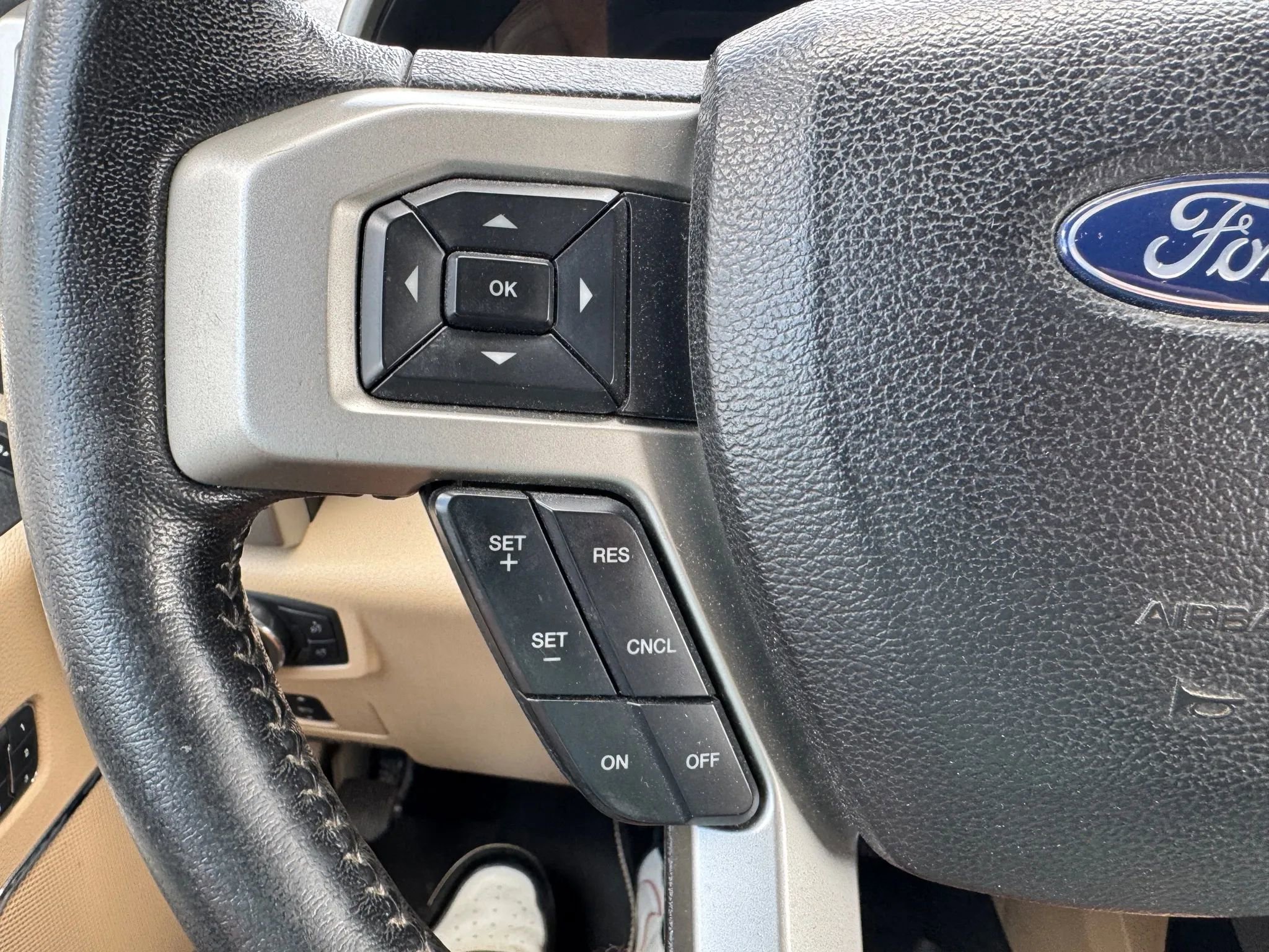 Used 2017 Ford F250 Lariat w/ Chrome Package image 30