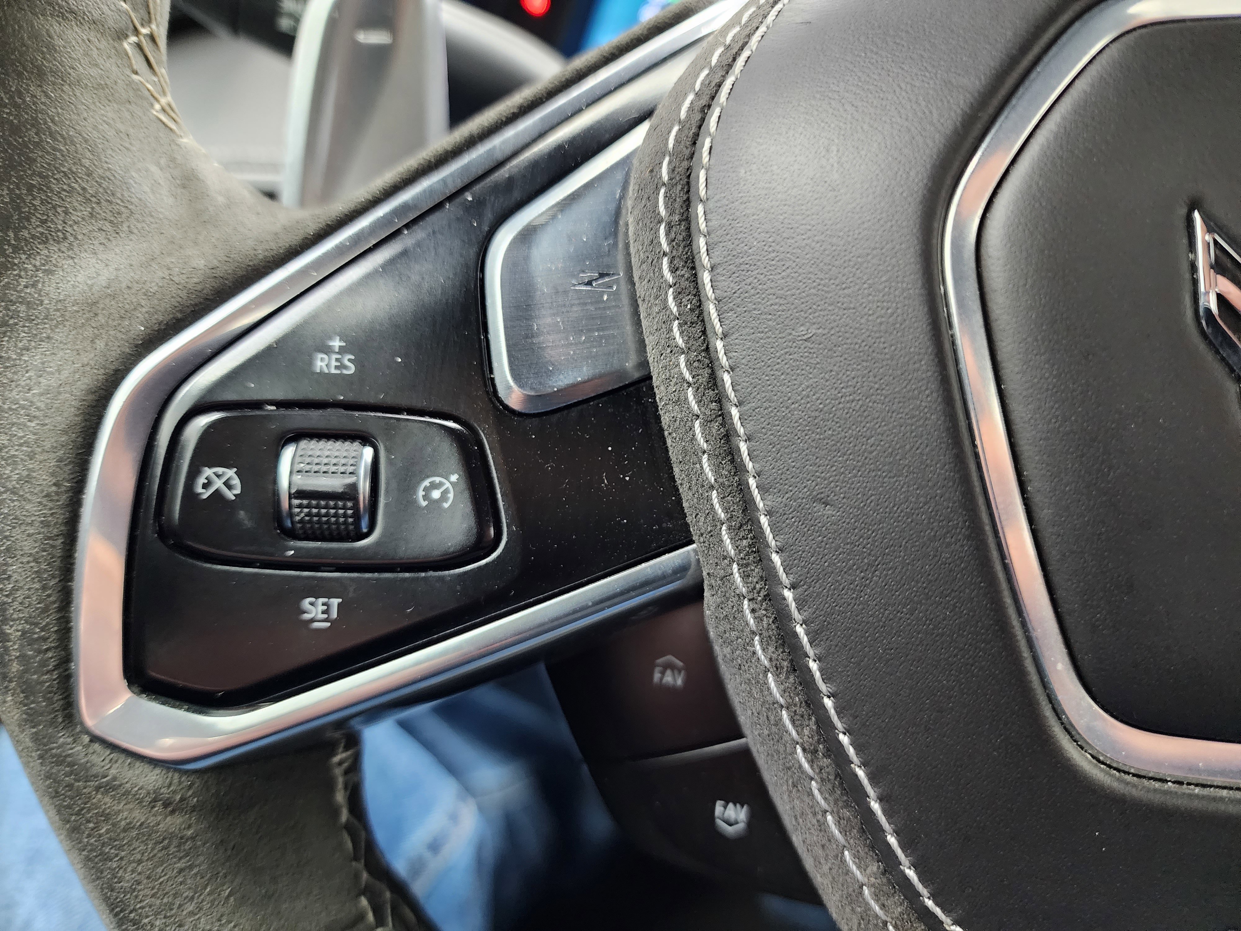 Used 2022 Chevrolet Corvette Stingray Premium Conv w/ Z51 Performance Package image 19