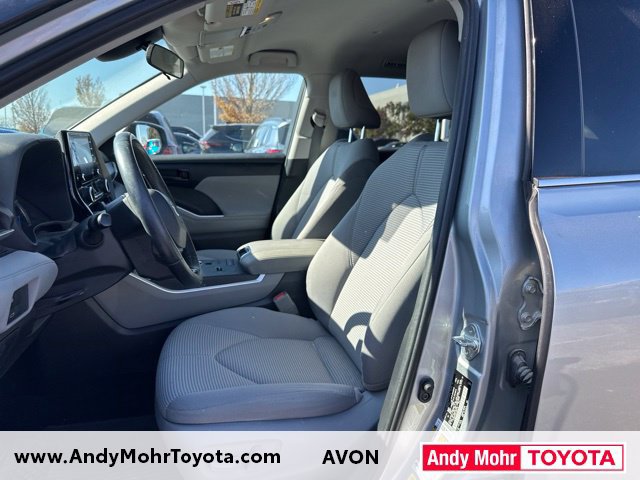 Used 2020 Toyota Highlander LE AWD/4WD image 23