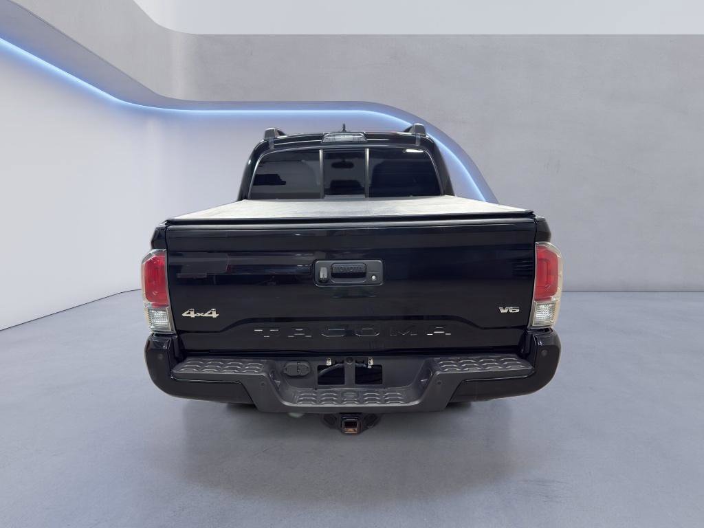 Used 2016 Toyota Tacoma Limited w/ Towing Package image 6