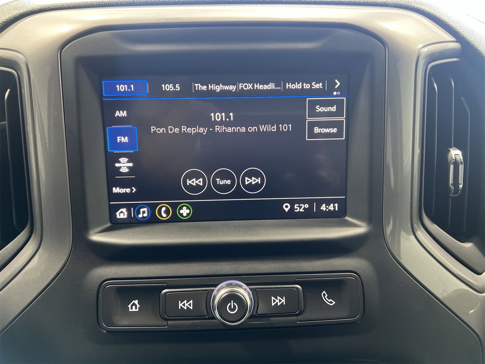 Used 2022 Chevrolet Silverado 1500 Custom image 16