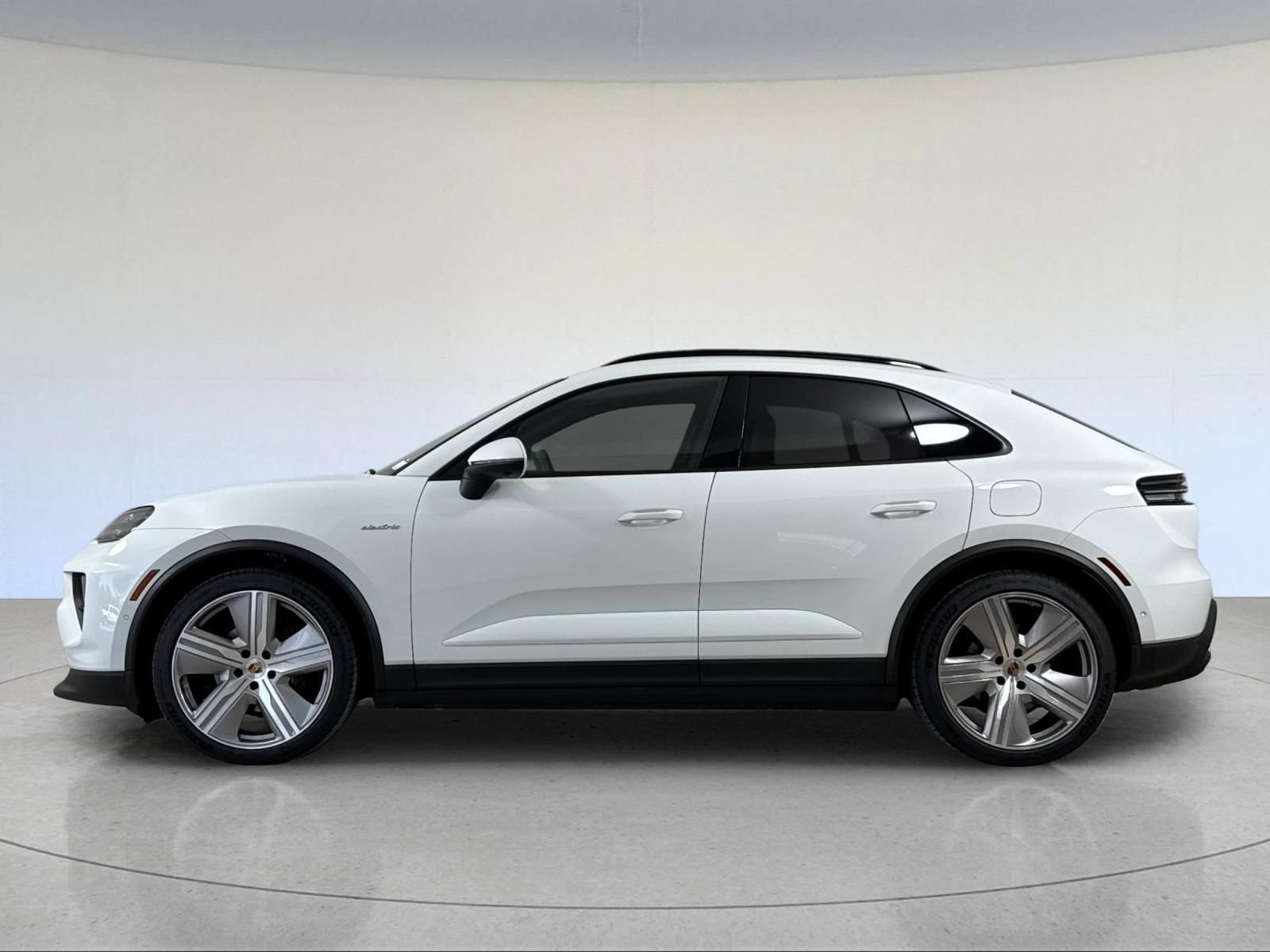 New 2026 Porsche Macan 4 Electric AWD/4WD image 2
