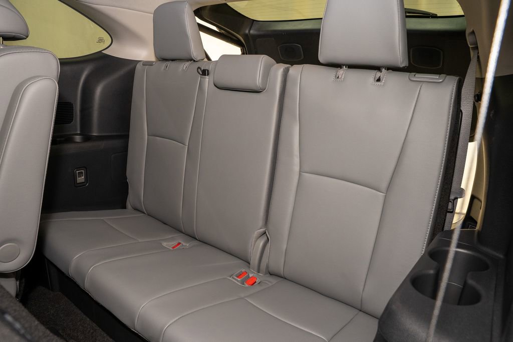 Used 2026 Toyota Highlander Platinum image 12