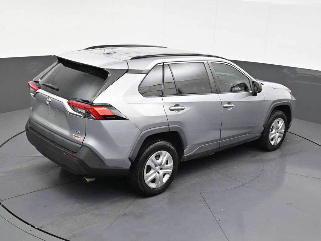 Used 2020 Toyota RAV4 LE FWD image 16