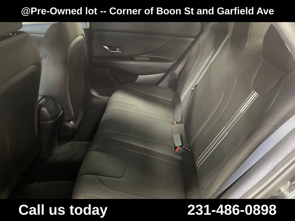 Used 2022 Hyundai Elantra SEL w/ Convenience Package FWD image 26