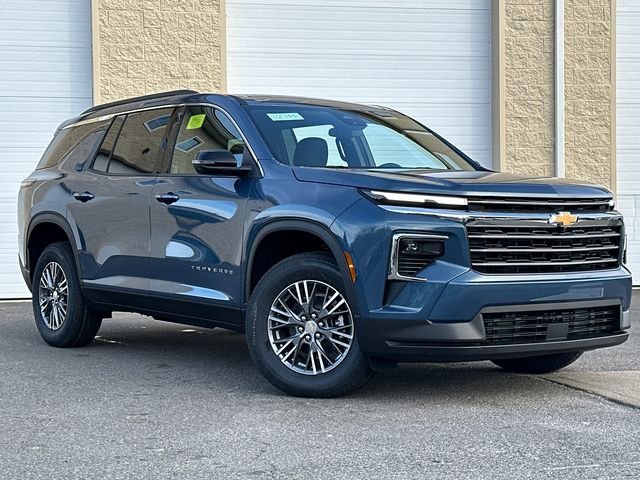 New 2026 Chevrolet Traverse LT w/ LPO, Floor Liner Package video 2