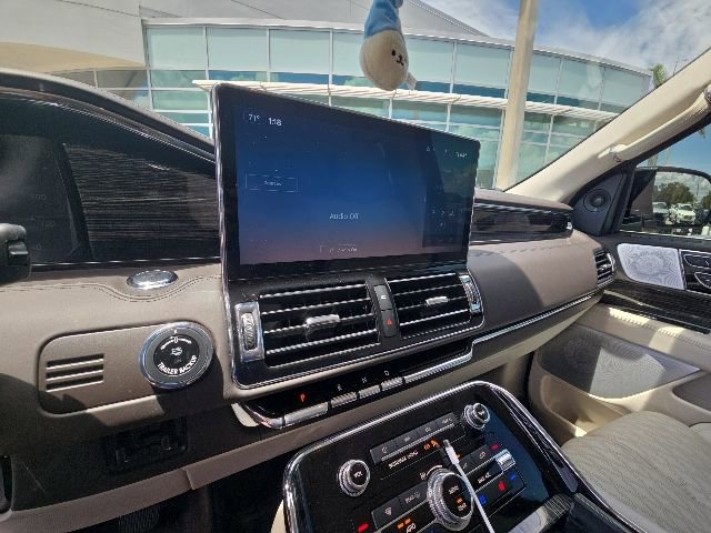 Used 2023 Lincoln Navigator L Black Label AWD/4WD image 13