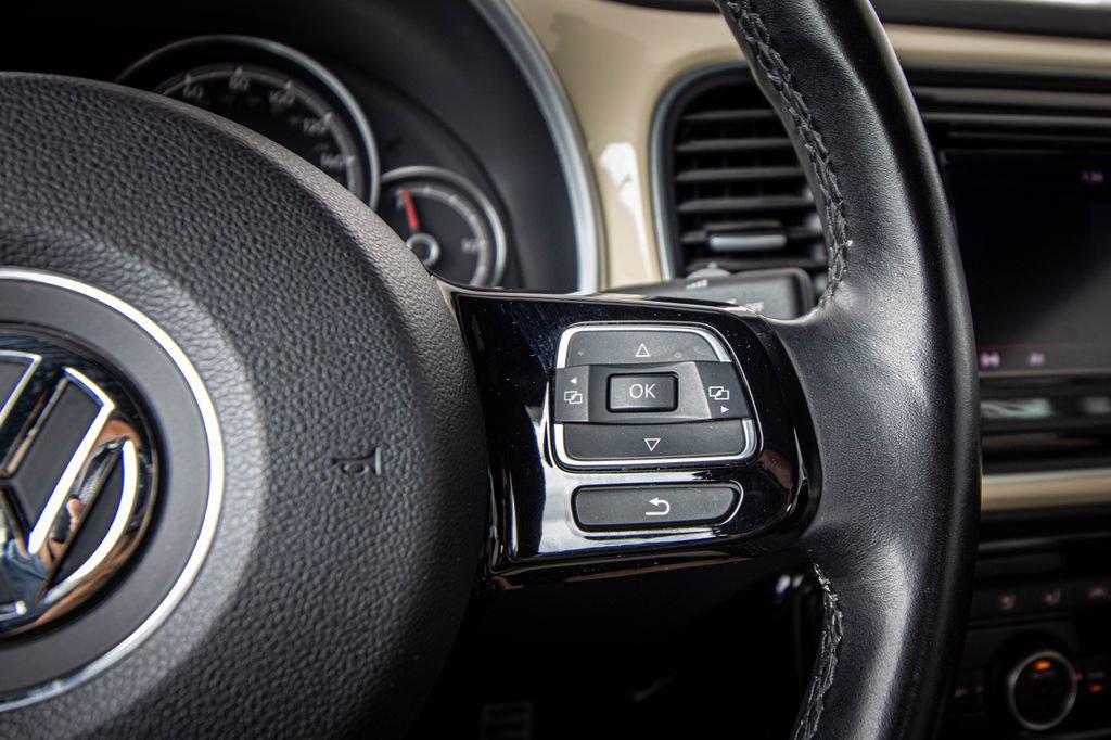 Used 2019 Volkswagen Beetle 2.0T SE FWD image 31