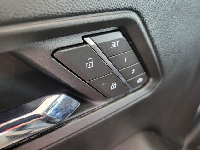 Used 2026 Chevrolet Colorado Z71 w/ Technology Package AWD/4WD image 25