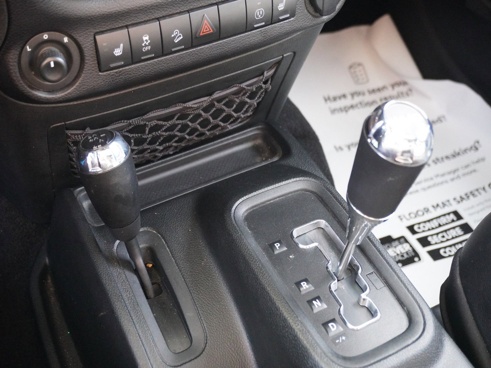 Used 2017 Jeep Wrangler Unlimited Rubicon w/ Connectivity Group image 26