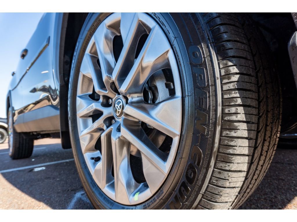 New 2025 Toyota RAV4 XLE Premium image 9