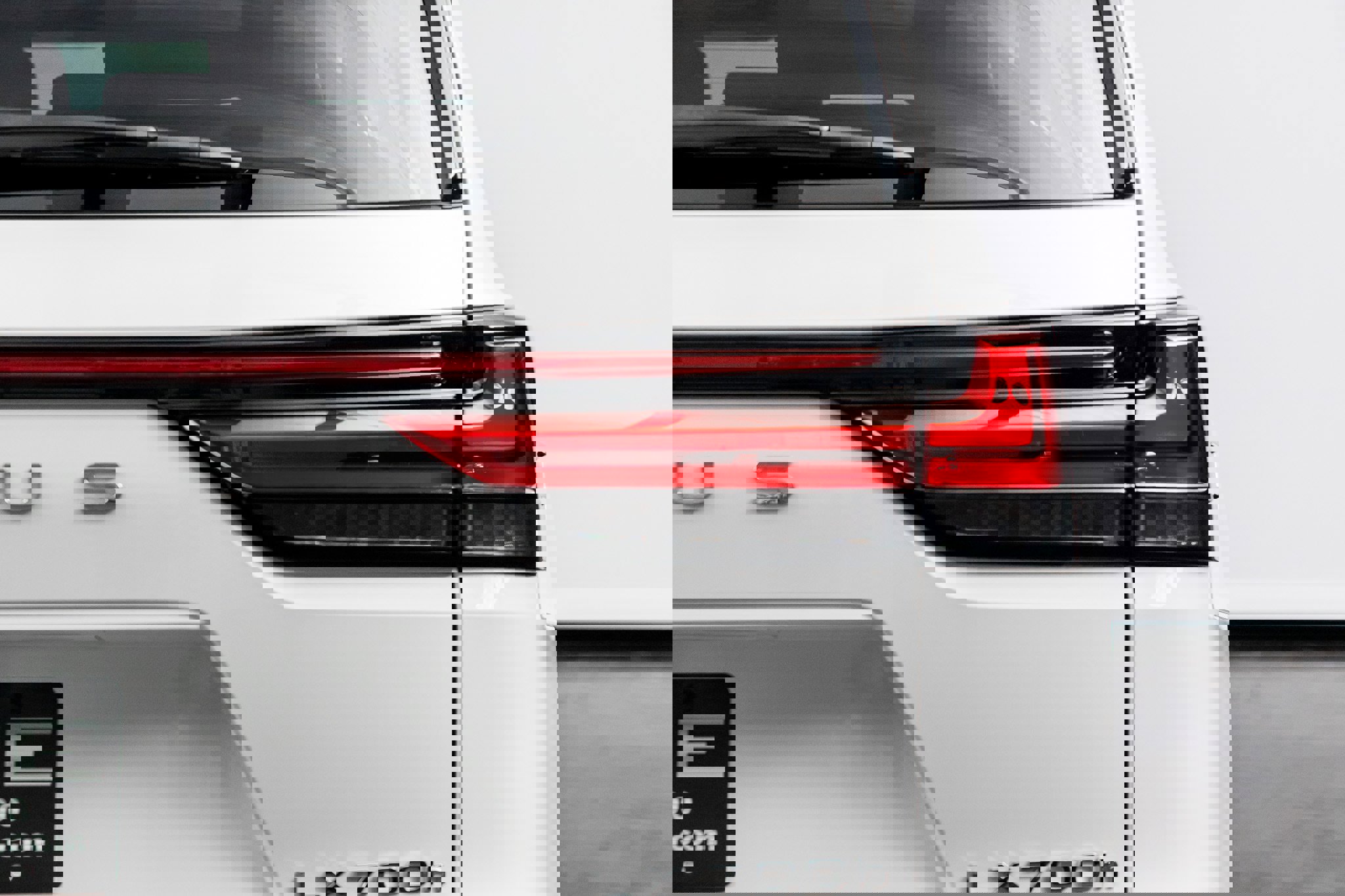 Used 2025 Lexus LX 700h Luxury image 22