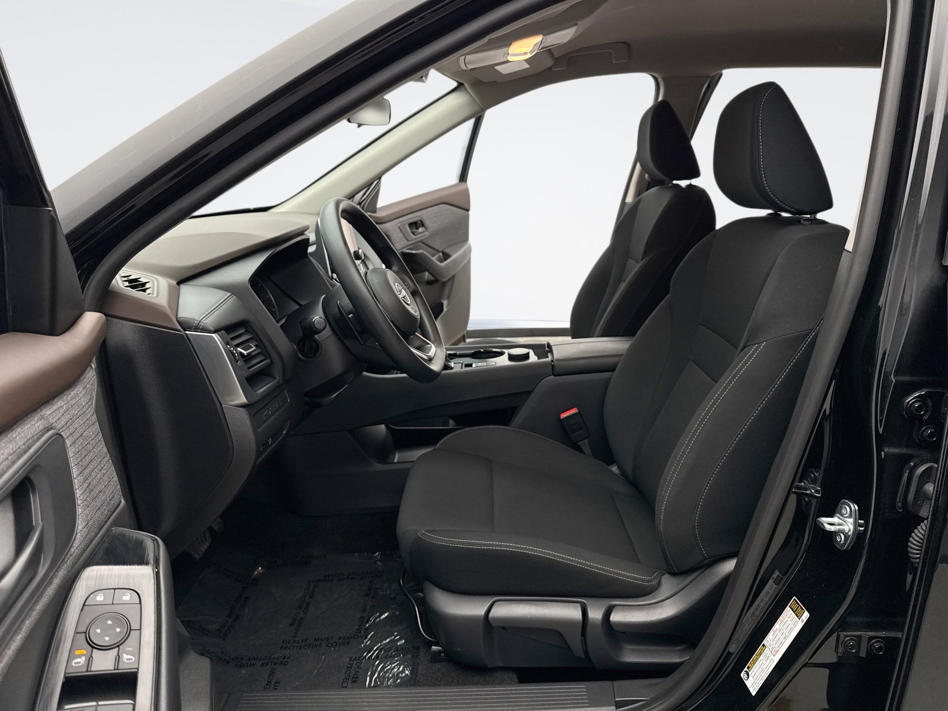 Used 2023 Nissan Rogue S AWD/4WD image 11