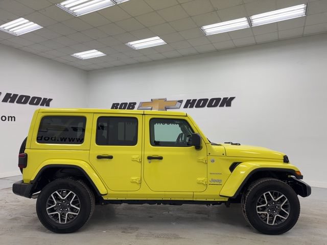 Used 2024 Jeep Wrangler Unlimited Sahara AWD/4WD image 4