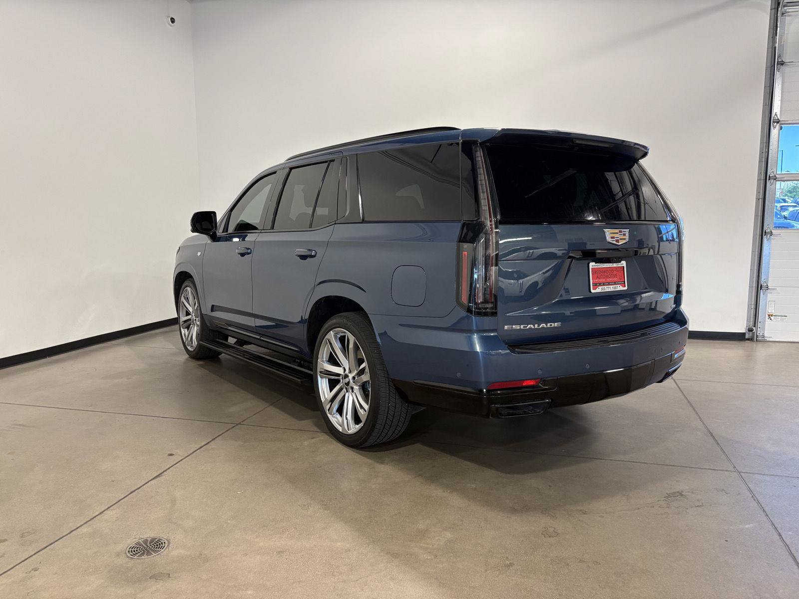 Used 2025 Cadillac Escalade Sport w/ Touring Package AWD/4WD image 5